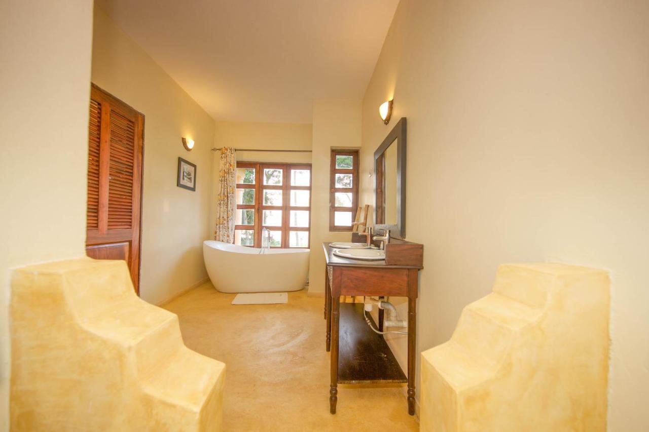 Brovad Sands Lodge Kalangala Ngoại thất bức ảnh